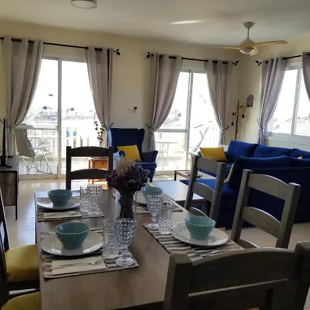 Penthouse Universal *