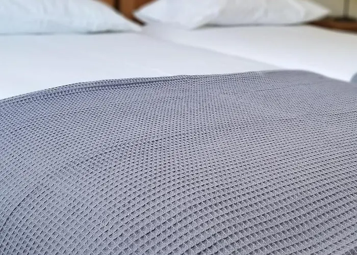 Penthouse Universal بافوس