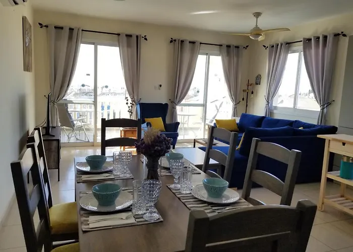 Penthouse Universal *